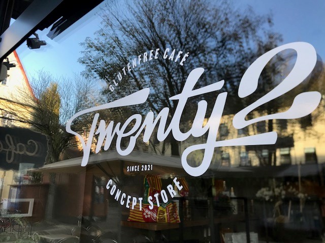 Logo Twenty2 Concept Store