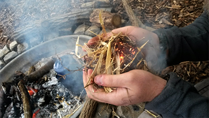 Entfacht Euer Feuer (c) Naturcamp Brühl