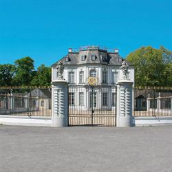 Schloss Falkenlust-Foto: G. Lichtenthaeler